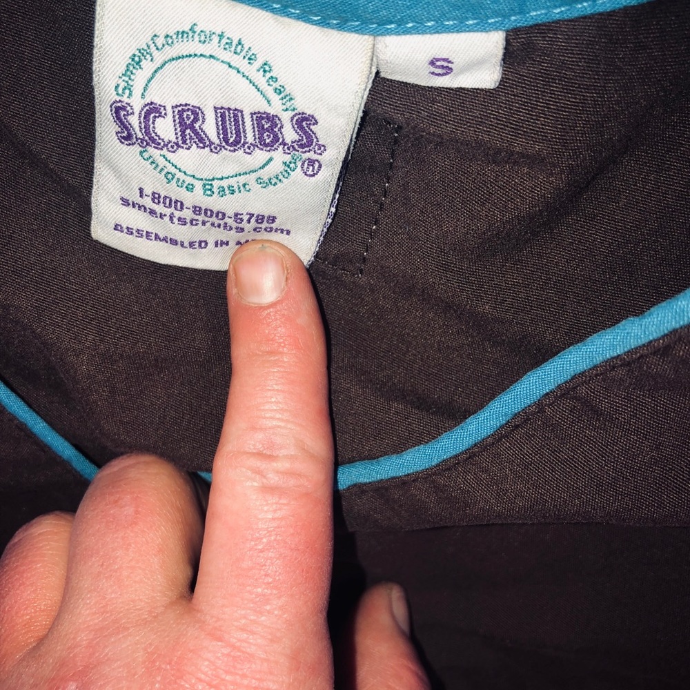 Scrub tops - Picture 7 of 7